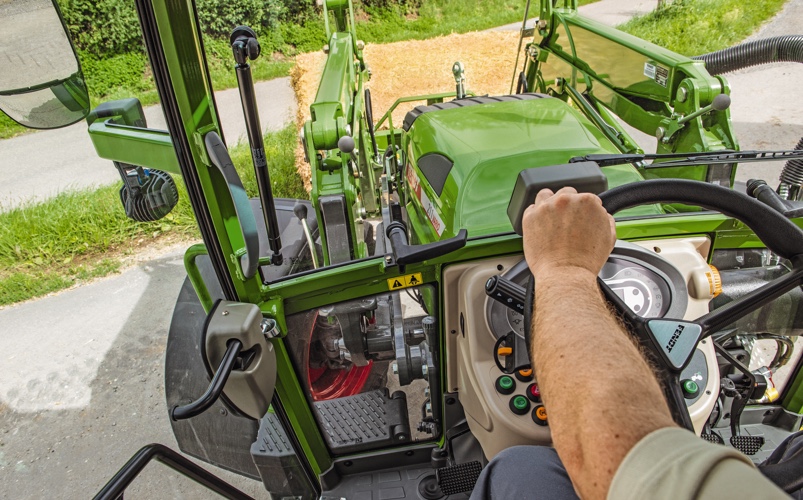 fendt200cabin1x
